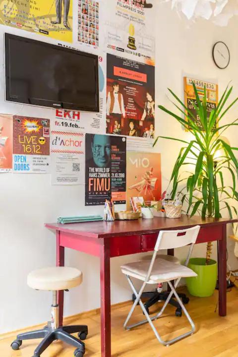 Fro-Media - Streetside Room 2 - Community Space Виена Екстериор снимка